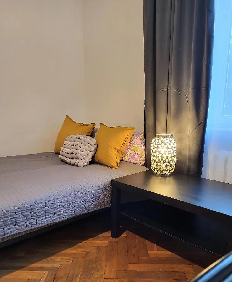 Apartment Near Metro Rondo Daszynskiego 华沙